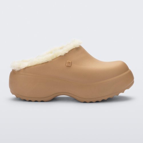 Side view of a dark beige Free Clog Fluffy Platform with light beige fluffy liner